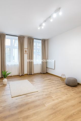 Mieszkanie 2-pokojowe Wieliczka, ul. Władysława Reymonta. Zdjęcie 1