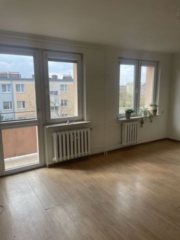 Mieszkanie 3-pokojowe Ostrowiec Świętokrzyski. Zdjęcie 1