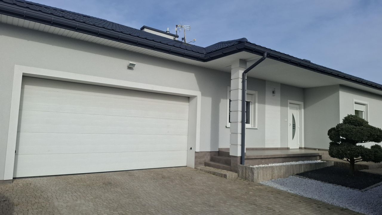 dom wolnostojący, 4 pokoje Krasne Góry. Zdjęcie 1