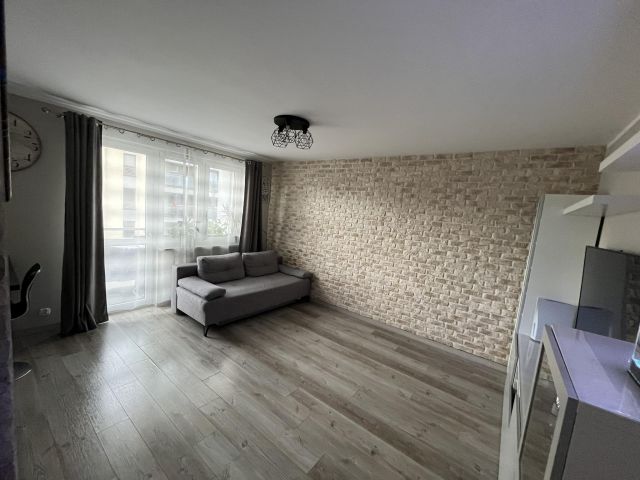 Mieszkanie 2-pokojowe Łomianki, ul. Krzysztofa Kamila Baczyńskiego. Zdjęcie 1