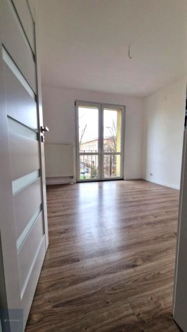 Mieszkanie 2-pokojowe Zabrze, ul. gen. Charlesa de Gaulle'a. Zdjęcie 9