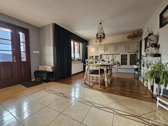 dom wolnostojący, 5 pokoi Mochy, ul. 3 Maja. Zdjęcie 2