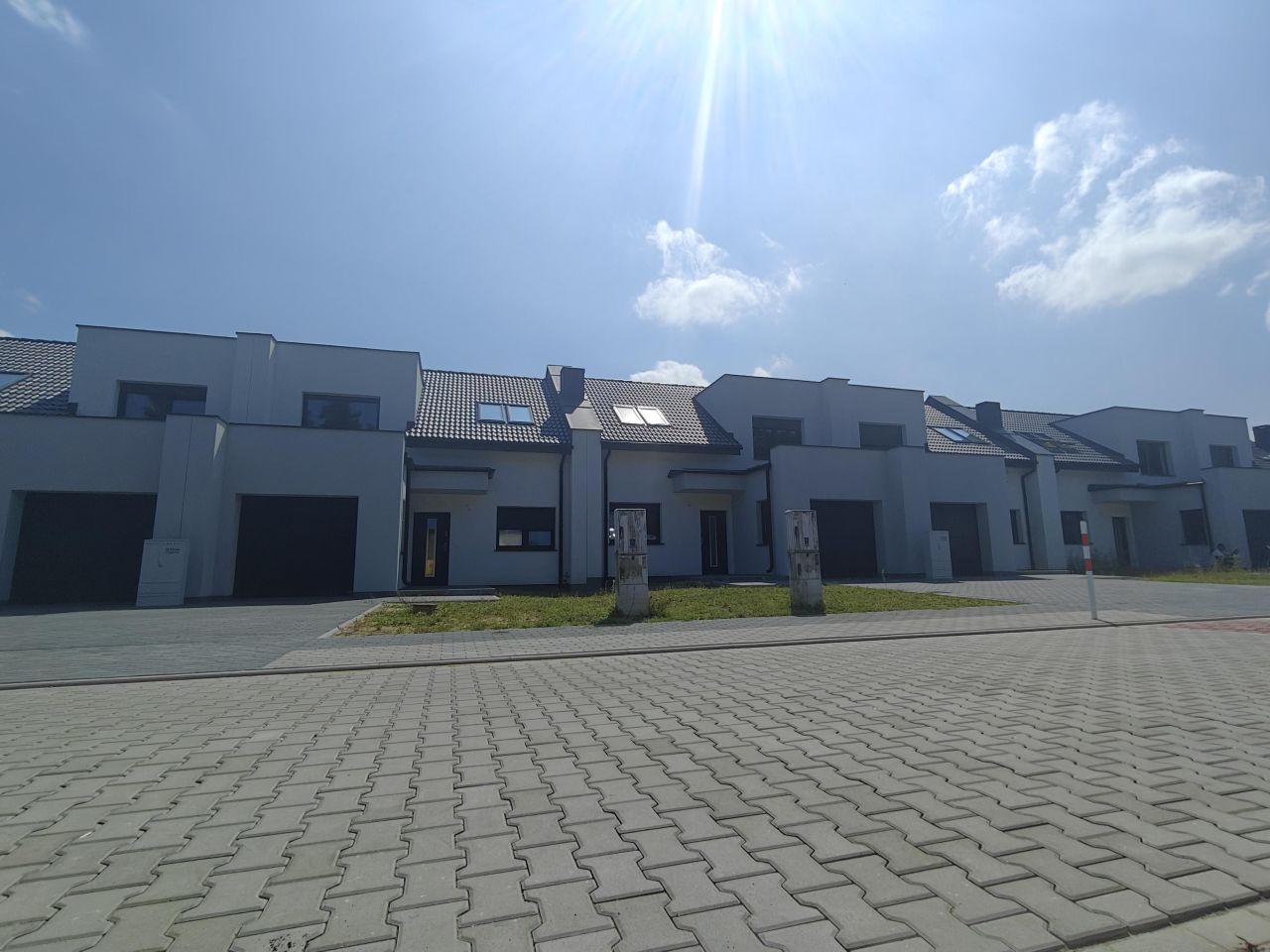 dom szeregowy, 4 pokoje Lusówko Rozalin, ul. Róży. Zdjęcie 1