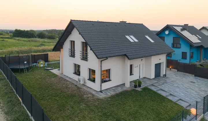 dom wolnostojący Nowe Chechło, ul. Akacjowa
