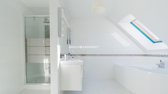 bliźniak, 6 pokoi Wola Luborzycka. Zdjęcie 9