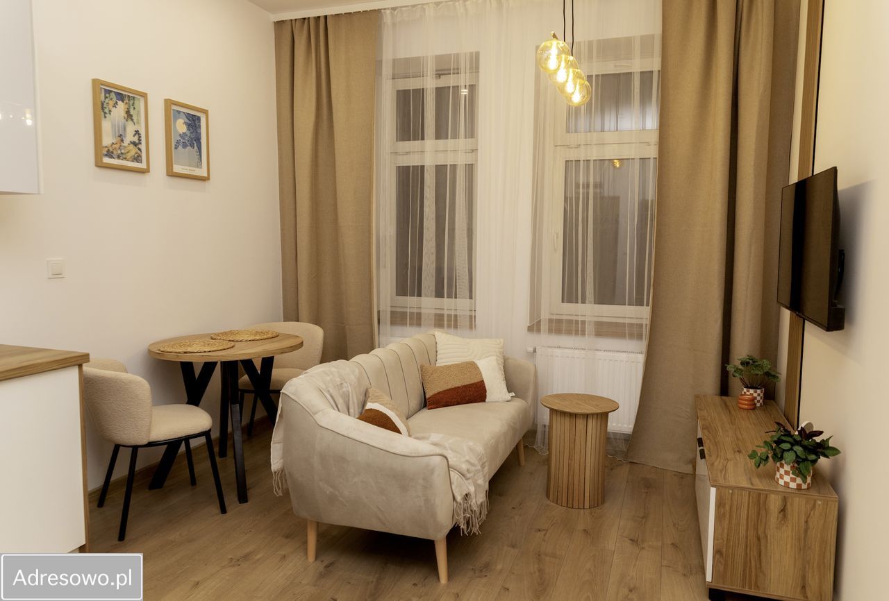 Mieszkanie 3-pokojowe Chorzów Centrum, ul. Jana Sobieskiego. Zdjęcie 2