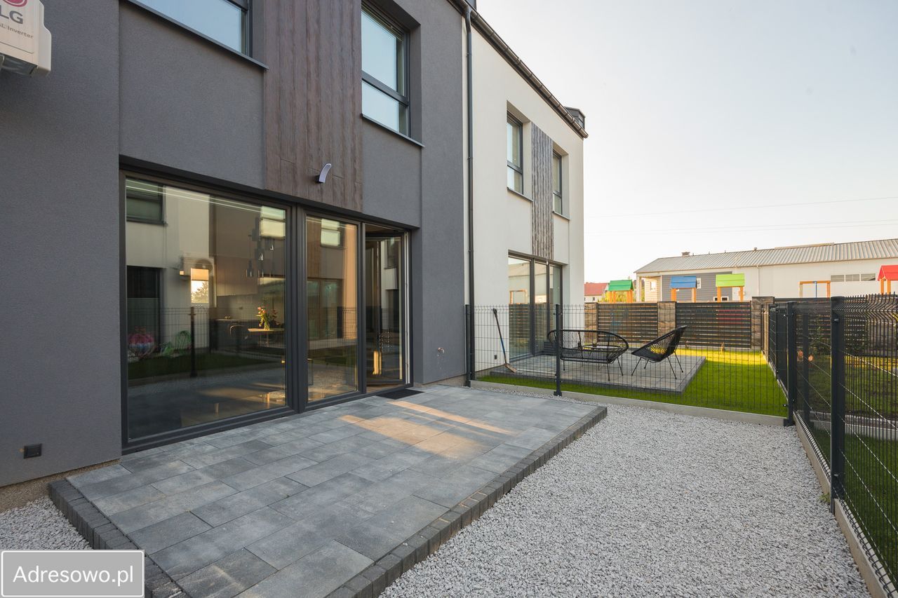 dom szeregowy, 3 pokoje Porosły, ul. Sadowa. Zdjęcie 3