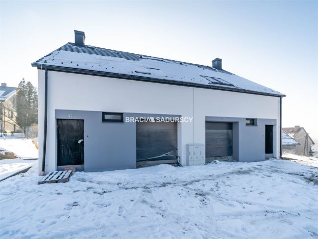 bliźniak, 4 pokoje Radziszów, ul. Zadworze Górne. Zdjęcie 1