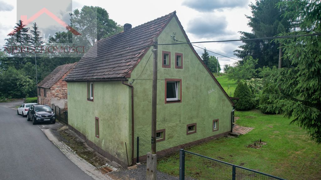 dom wolnostojący, 3 pokoje Pisarzowice. Zdjęcie 3