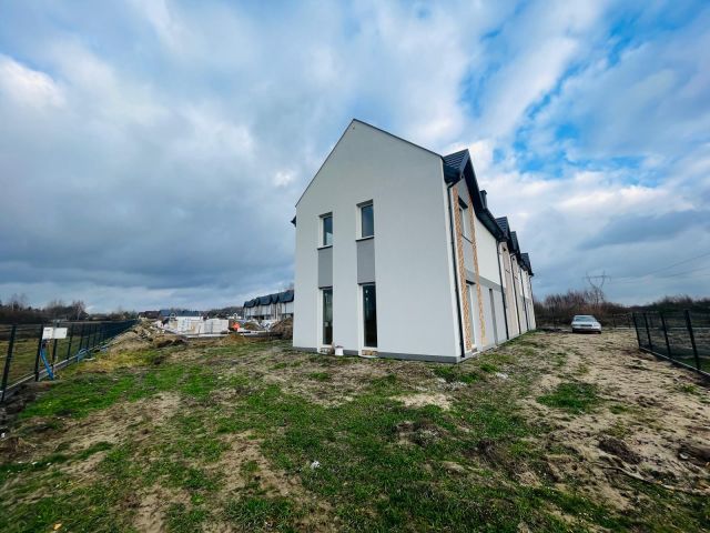 dom szeregowy, 5 pokoi Krzewina. Zdjęcie 5