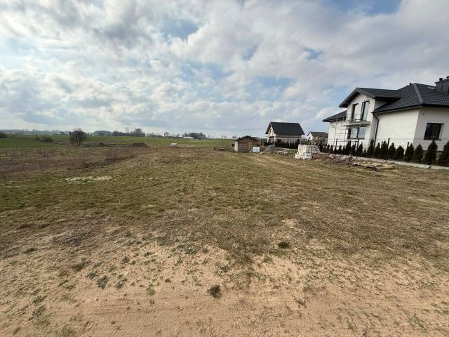 Działka budowlana Bratian. Zdjęcie 1