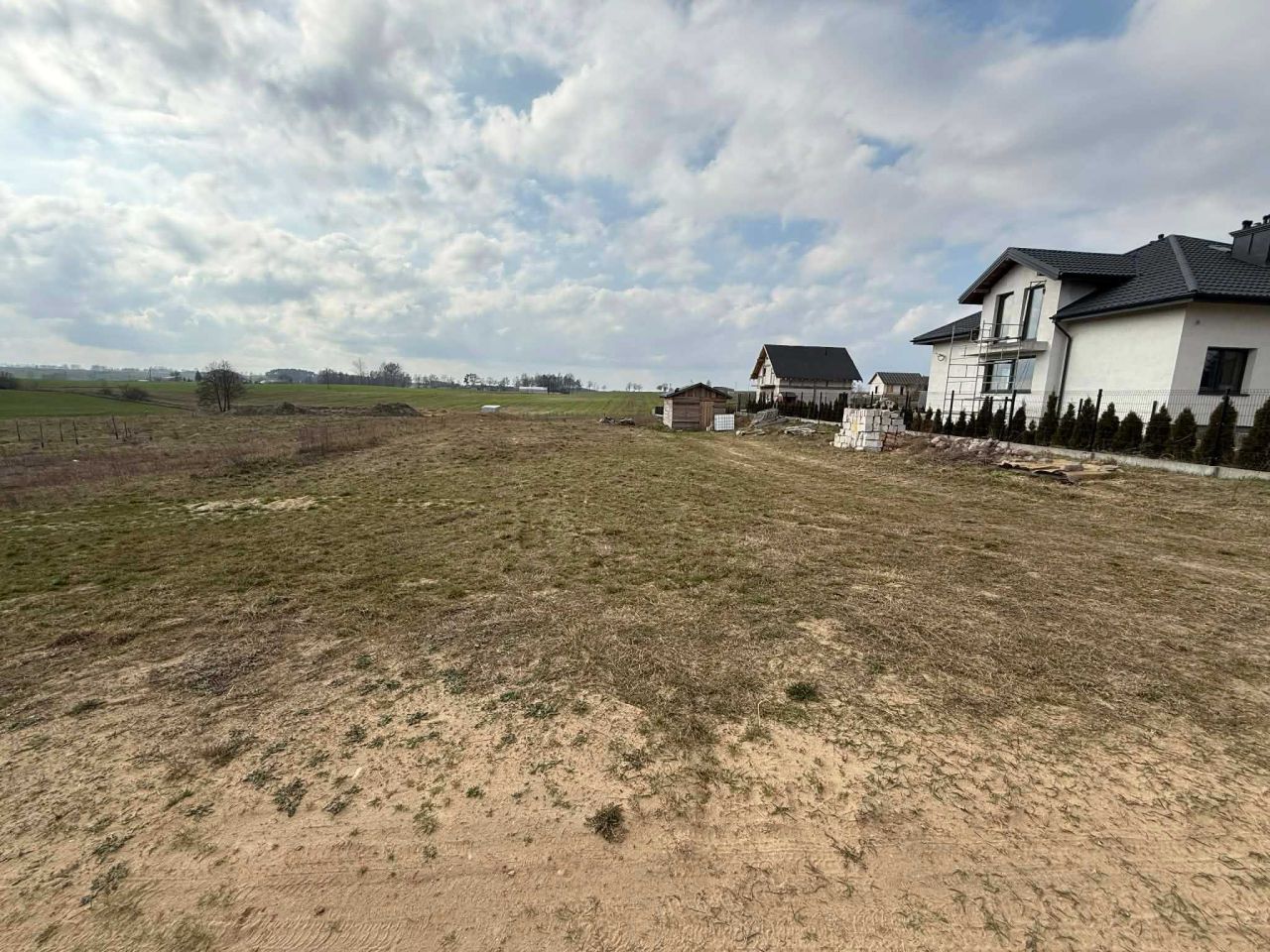 Działka budowlana Bratian. Zdjęcie 1