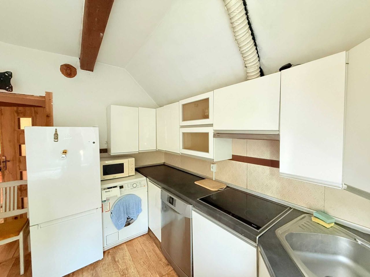 Mieszkanie 3-pokojowe Jelenia Góra Sobieszów. Zdjęcie 3