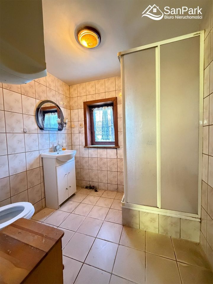 dom wolnostojący, 2 pokoje Lesko. Zdjęcie 6