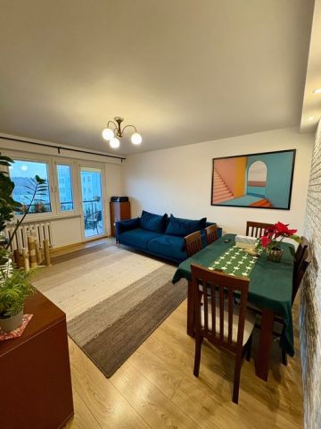 Mieszkanie 3-pokojowe Mrągowo, os. Mazurskie. Zdjęcie 1