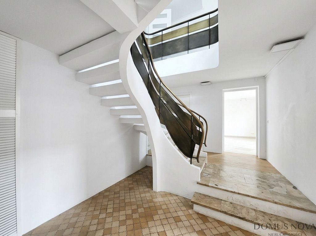 Biuro Warszawa Saska Kępa, ul. Dąbrowiecka. Zdjęcie 1