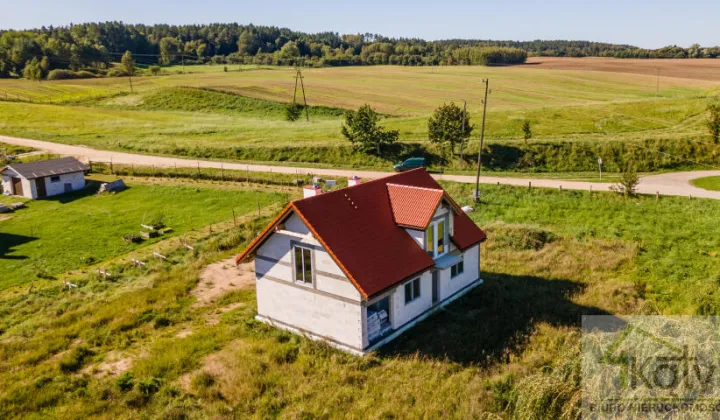 dom wolnostojący, 6 pokoi Pęglity