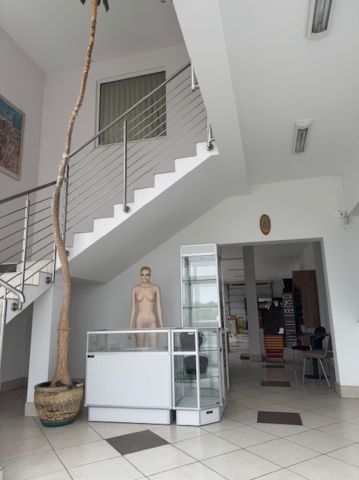 Hala/magazyn Zakręt, ul. Trakt Brzeski. Zdjęcie 3