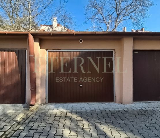 Nieruchomość komercyjna Kraków, ul. Juliusza Lea. Zdjęcie 2