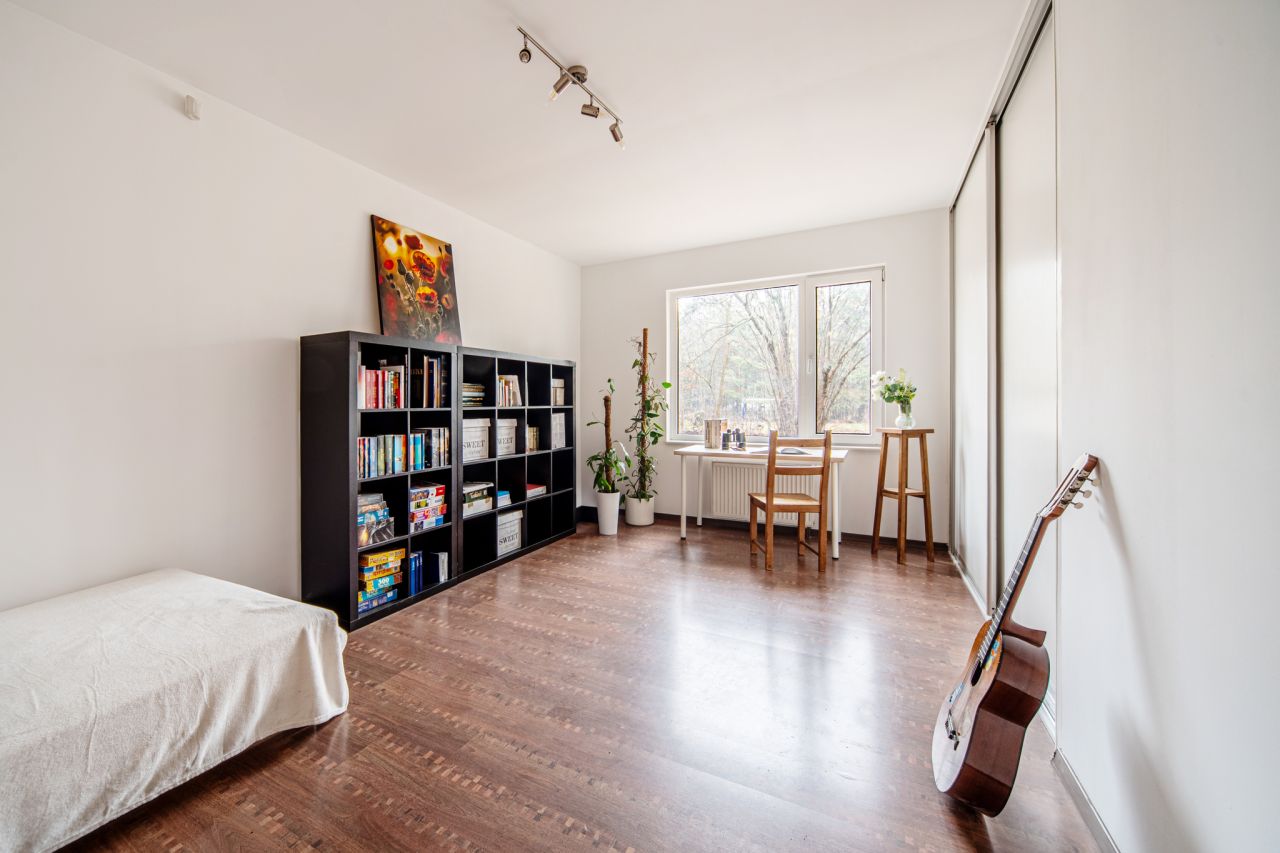 dom wolnostojący, 5 pokoi Złotokłos, ul. Słoneczna. Zdjęcie 7