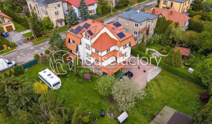 dom wolnostojący, 12 pokoi Łódź Stare Rokicie