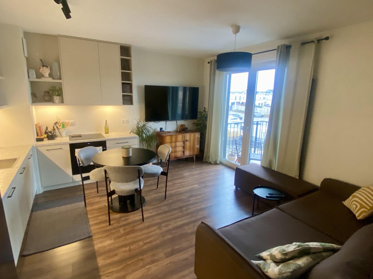 Mieszkanie 3-pokojowe Wrocław Wojszyce, ul. Konstantego Ildefonsa Gałczyńskiego. Zdjęcie 3