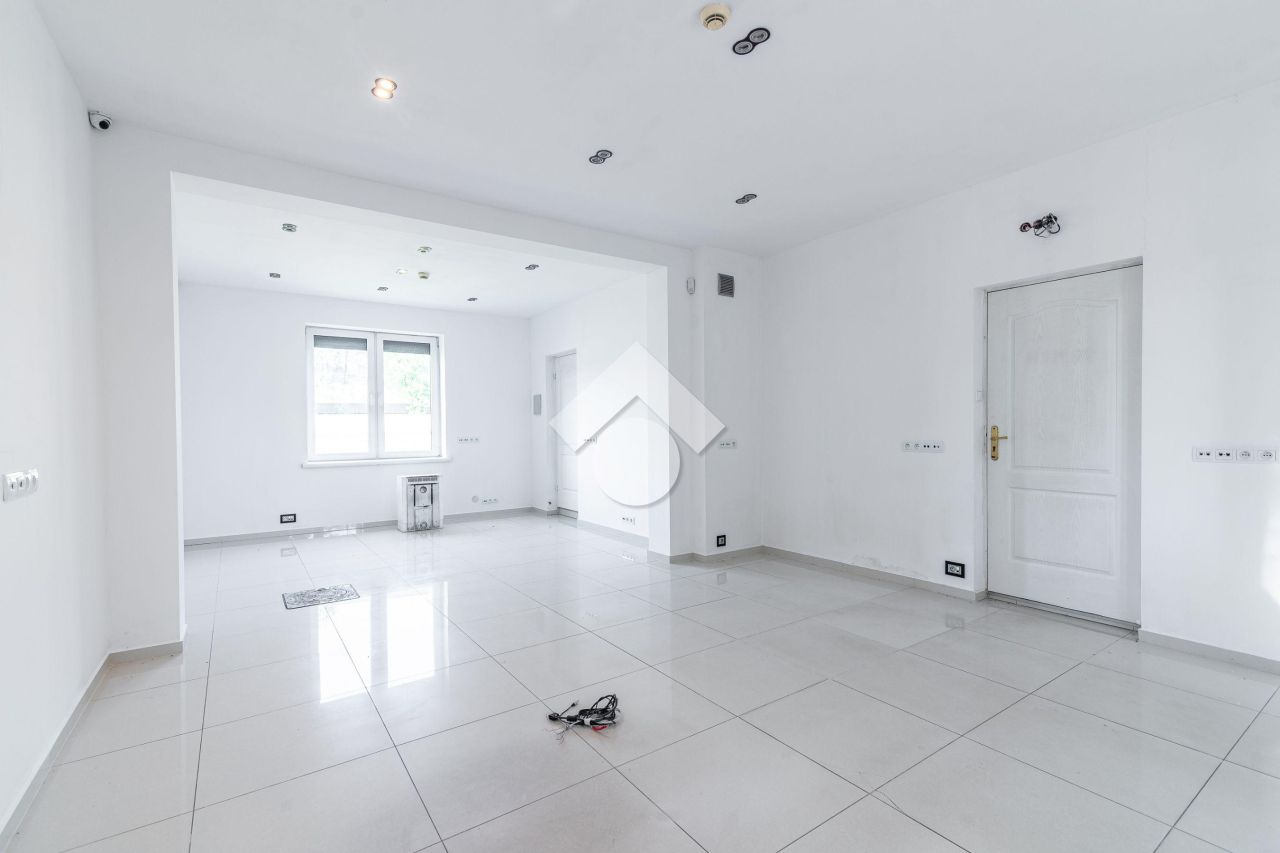 Lokal Kraków Podgórze Duchackie, ul. gen. Henryka Kamieńskiego. Zdjęcie 2