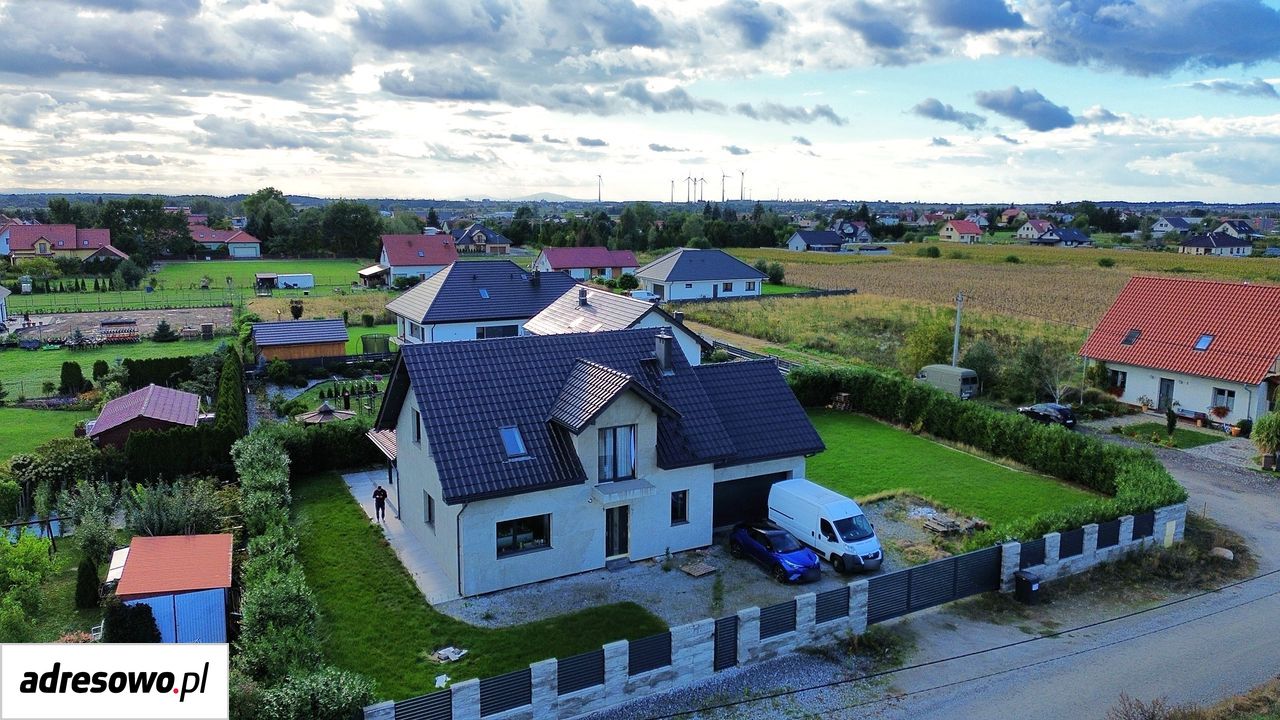 dom wolnostojący, 4 pokoje Godzikowice. Zdjęcie 1