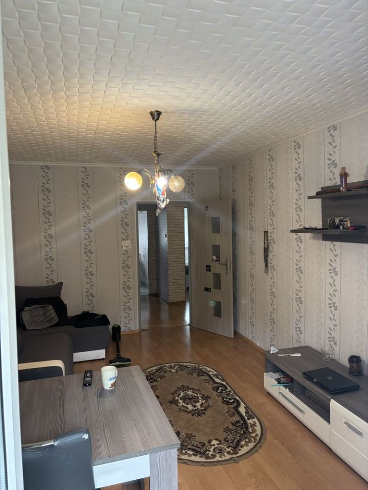 Mieszkanie 3-pokojowe Głębokie. Zdjęcie 2