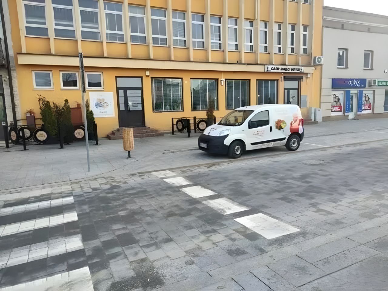 Lokal Płońsk, pl. 15 Sierpnia. Zdjęcie 7