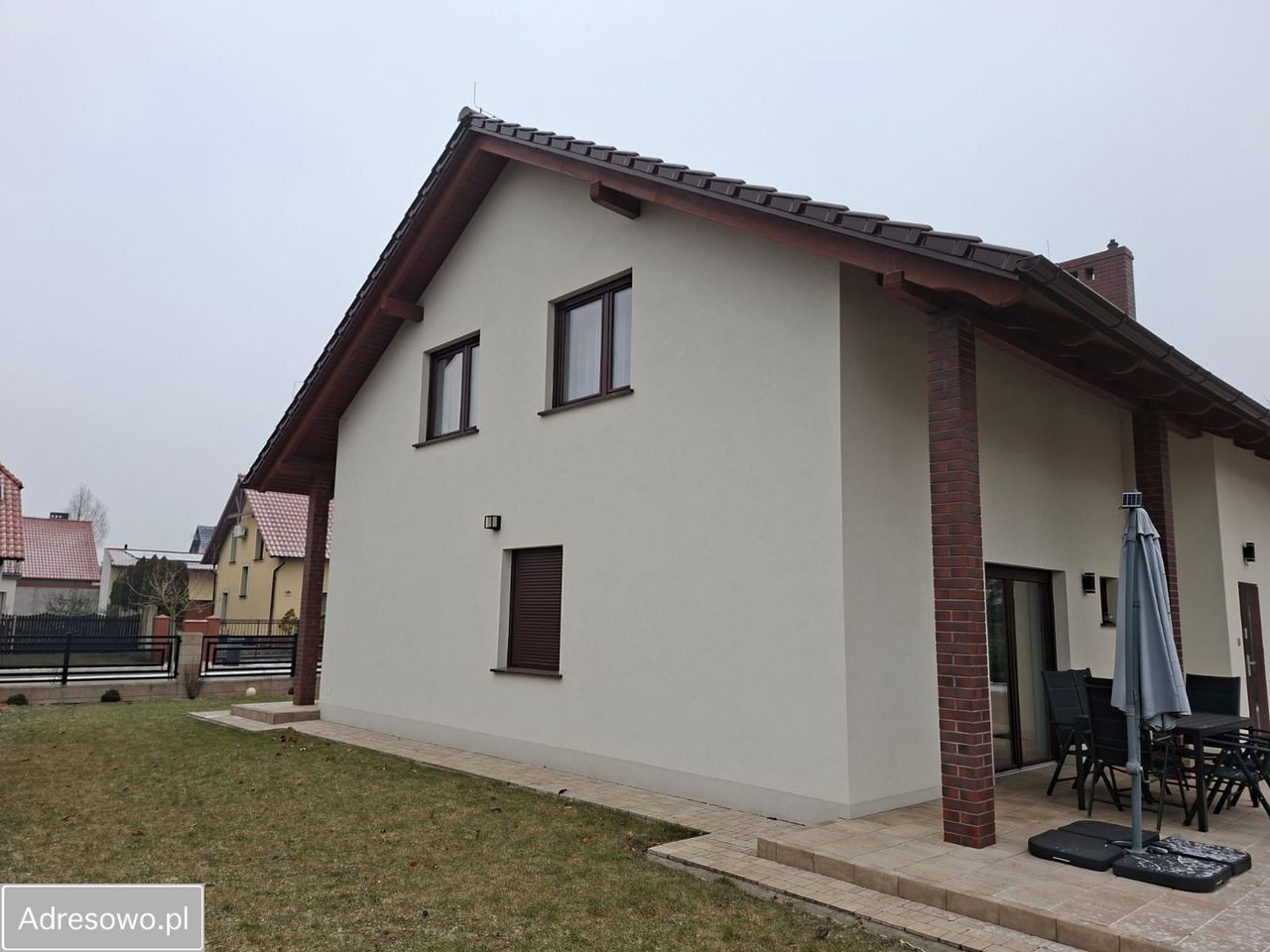 dom wolnostojący, 4 pokoje Jutrosin, ul. Klonowa. Zdjęcie 2