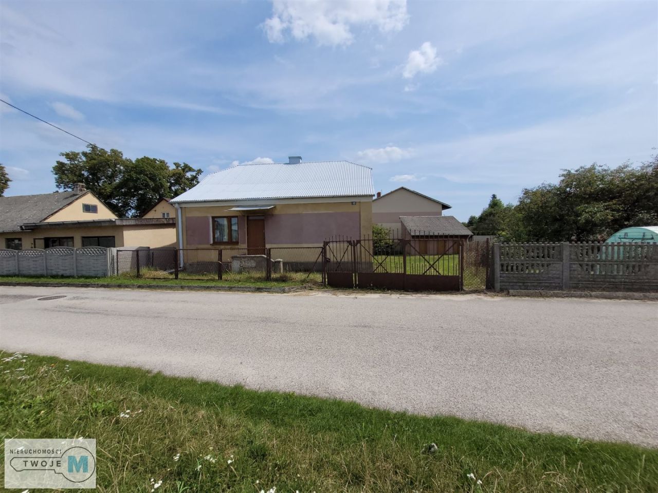 dom wolnostojący, 3 pokoje Przededworze. Zdjęcie 2