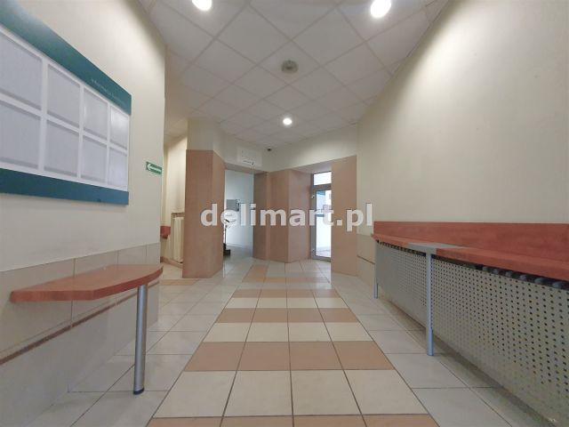 Lokal Lesko, pl. Konstytucji 3 Maja. Zdjęcie 13