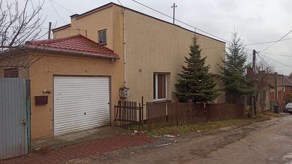 dom wolnostojący, 3 pokoje Starachowice Centrum, ul. Stanisława Wigury. Zdjęcie 1