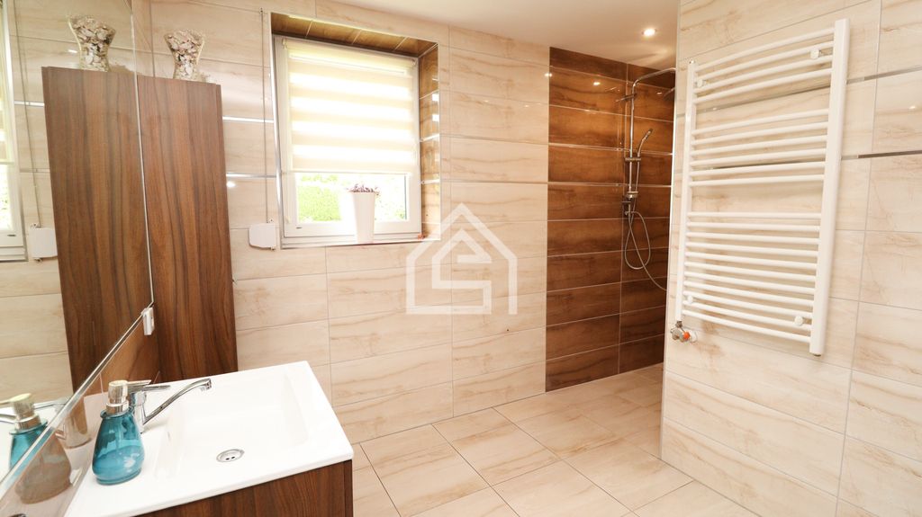 dom wolnostojący, 6 pokoi Gnojnik. Zdjęcie 22