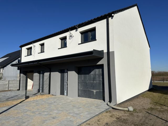 bliźniak, 5 pokoi Pucice, ul. Wrzosowa. Zdjęcie 1