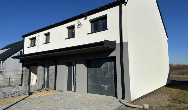 bliźniak, 5 pokoi Pucice, ul. Wrzosowa