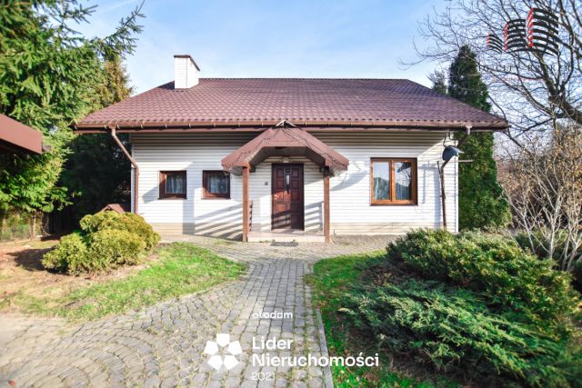 dom wolnostojący, 4 pokoje Marysin, ul. Szarugi. Zdjęcie 1
