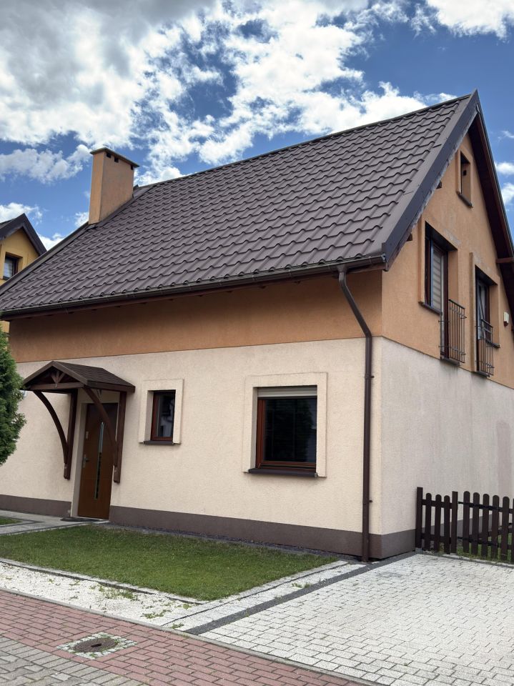 dom wolnostojący, 5 pokoi Świebodzice, ul. św. Ojca Pio. Zdjęcie 3