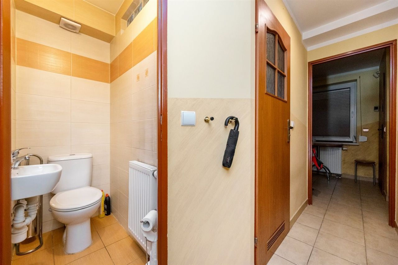 dom wolnostojący, 3 pokoje Kęty. Zdjęcie 16