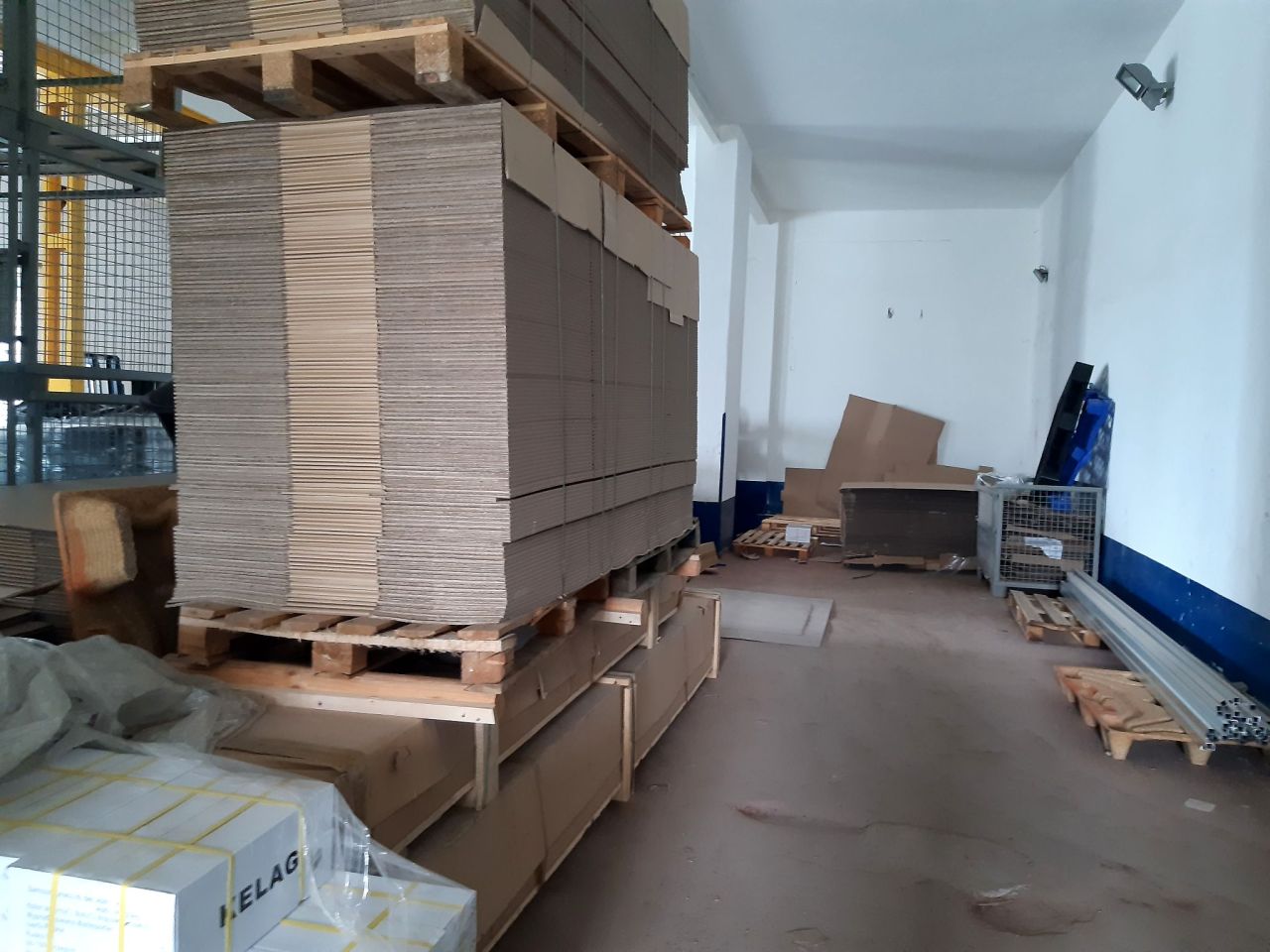 Hala/magazyn Rusko. Zdjęcie 6