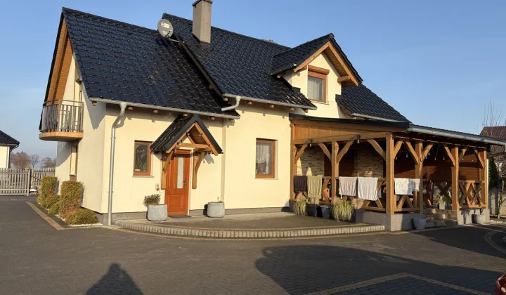 dom wolnostojący, 6 pokoi Chojno