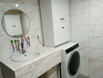 budynek wielorodzinny, 3 pokoje Rożnów. Zdjęcie 3