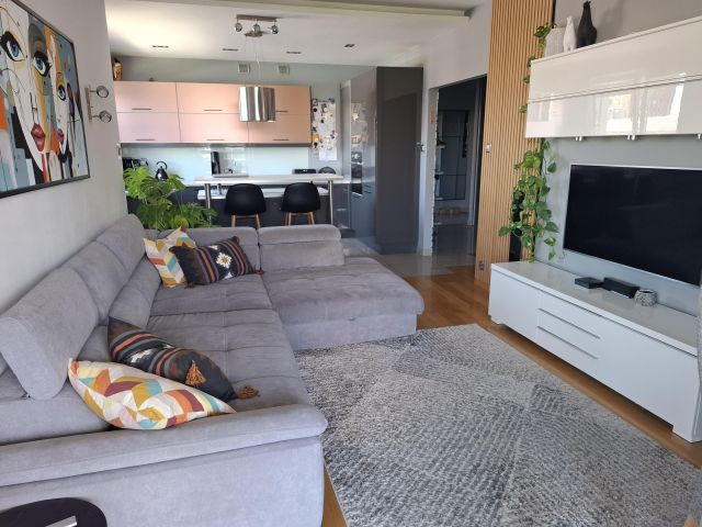 Mieszkanie 3-pokojowe Łódź Polesie, ul. Karolewska. Zdjęcie 1