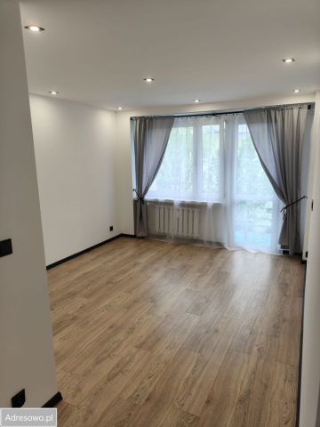 Mieszkanie 3-pokojowe Dzierżoniów, os. Różane. Zdjęcie 1