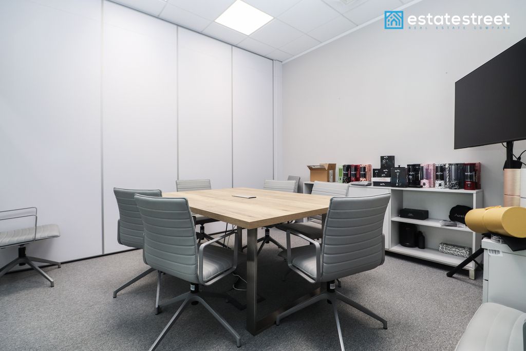 Biuro Kraków Łagiewniki-Borek Fałęcki, ul. Józefa Marcika. Zdjęcie 3