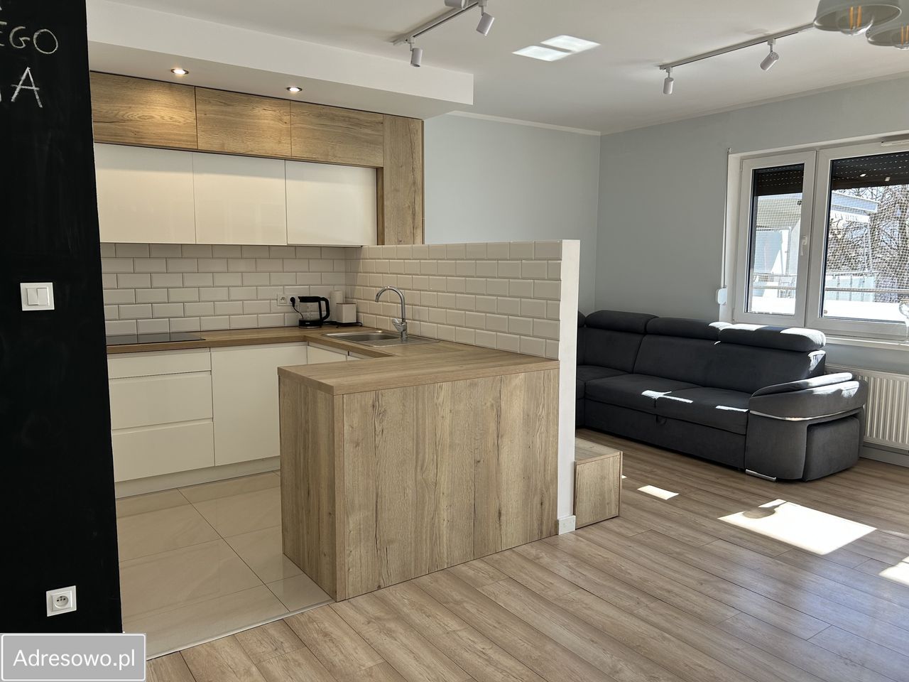 Mieszkanie 2-pokojowe Jelenia Góra Centrum, ul. Osiedle Robotnicze. Zdjęcie 1