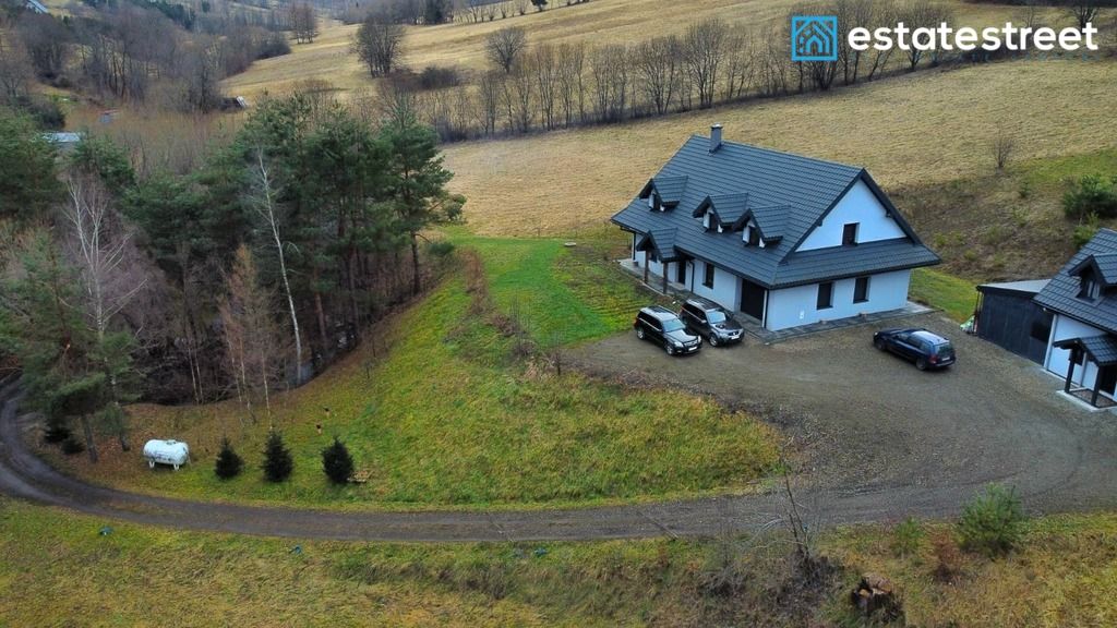 dom wolnostojący, 5 pokoi Bereżnica Wyżna. Zdjęcie 2