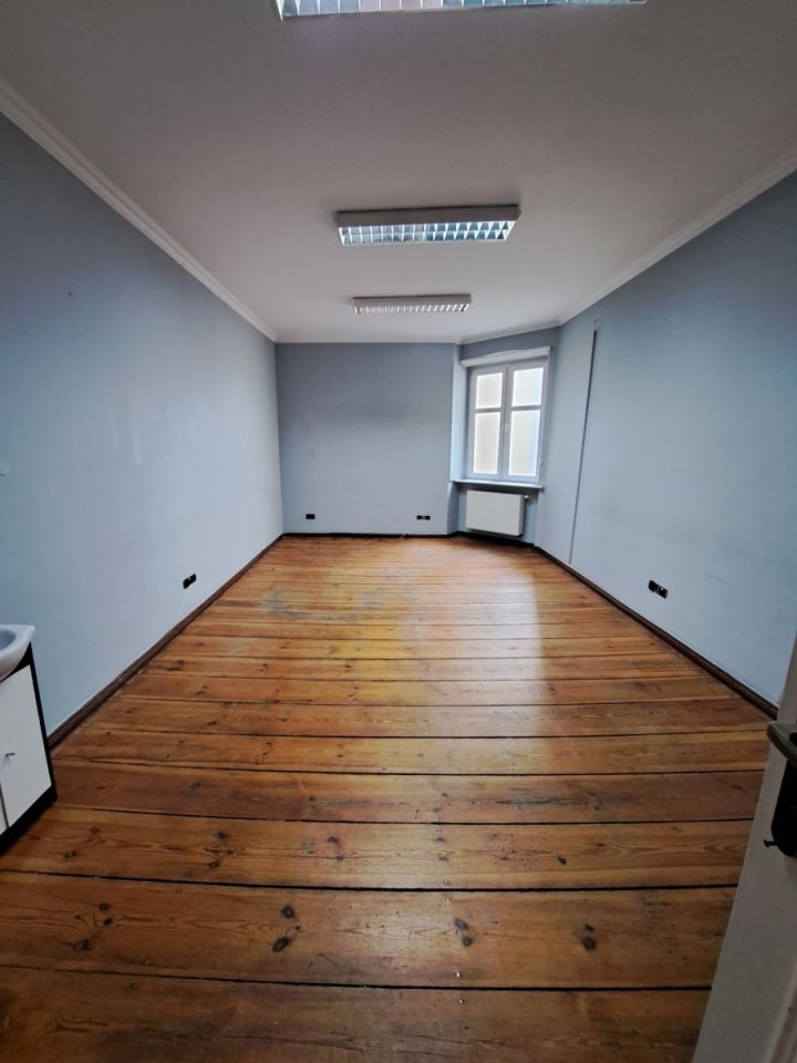 Biuro Poznań Centrum, ul. Półwiejska. Zdjęcie 3