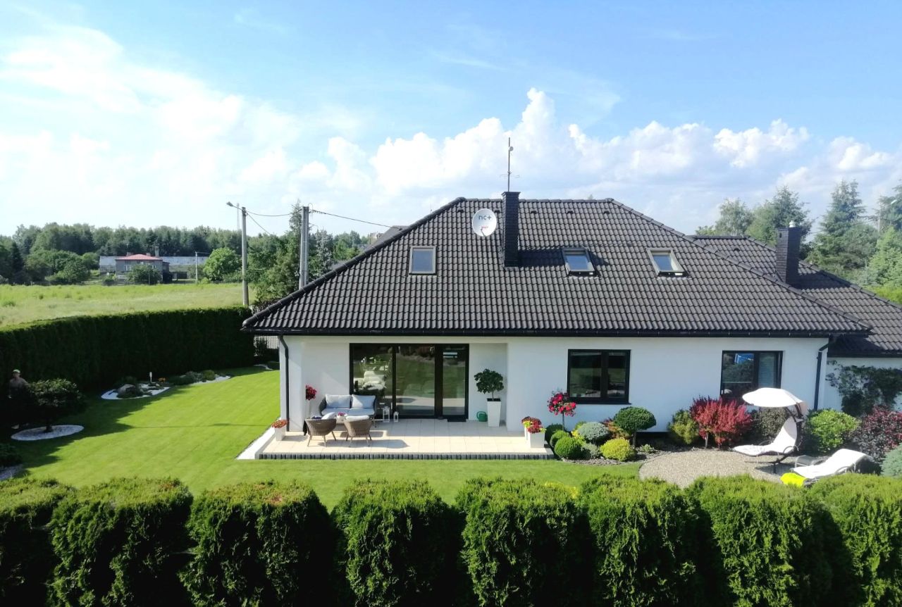 dom wolnostojący, 4 pokoje Zgierz, ul. Szarotki. Zdjęcie 3